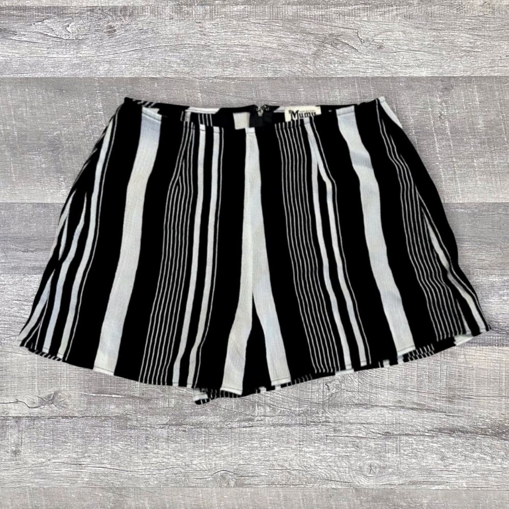 Show Me Your Mumu Sawyer Short Women S Black White Striped Crepe High Rise Flowy